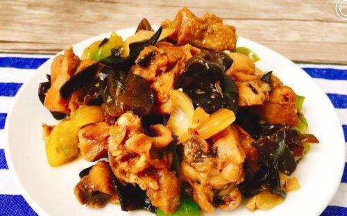 豌豆炒鸡块，口感绝佳（香味扑鼻，滋味鲜美，健康美食）