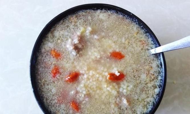 以小枸杞粥为主料的养生饮品（中医养生秘方，从小枸杞粥开始）