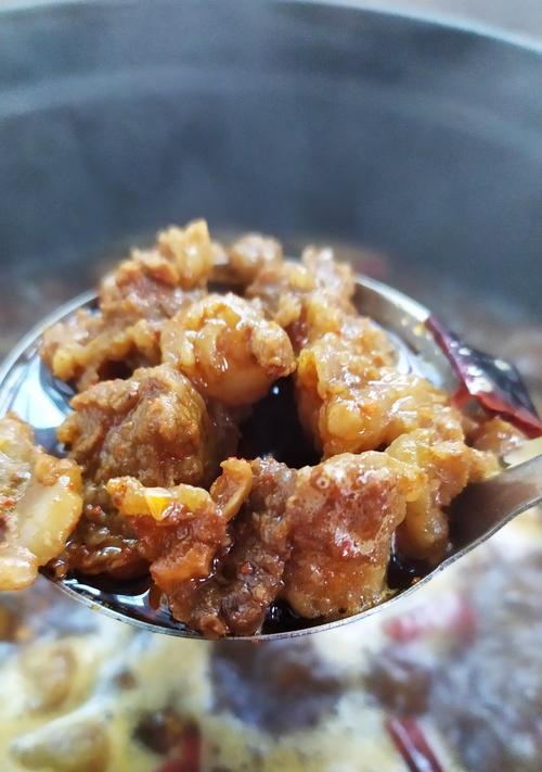 教你做出香辣牛牛肉丁（辣椒、姜蒜、料酒等元素配合，味道更浓郁）