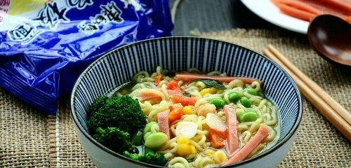素食美味，以蔬菜汤面为主（健康营养，让你爱上素菜的滋味）