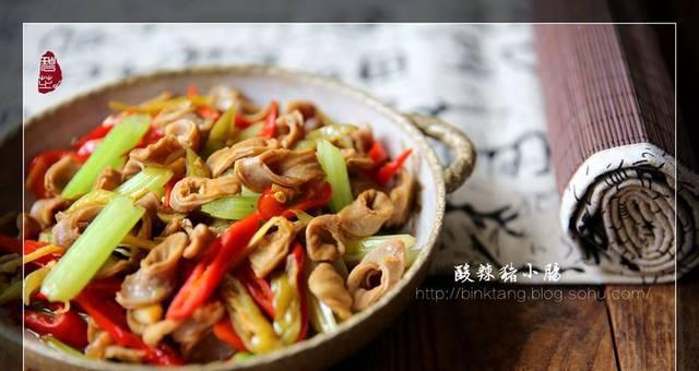 如何炒出美味的瘦肉炒猪肝小肠（简单易学，健康美味，献给烹饪爱好者）