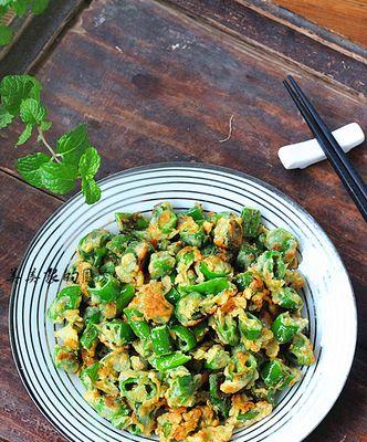 以丝瓜辣椒圈为主角，打造美味佳肴（用丝瓜和辣椒制作出口感独特的美食）