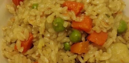 美味香肠豌豆焖饭的制作方法（健康营养，简单易学，让你爱上厨房）