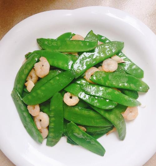 虾仁荷兰豆的制作方法（健康美味的荷兰豆配上鲜美的虾仁，让你爱上这道佳肴）