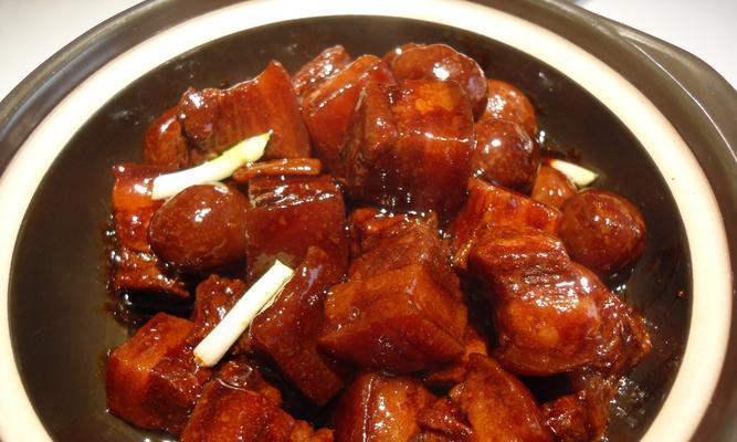 外婆红烧肉的秘方（传承家乡味道，品尝口感绝佳的红烧肉）