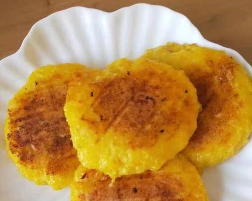 如何制作香甜糯玉米粑（家常美食，快乐自制）