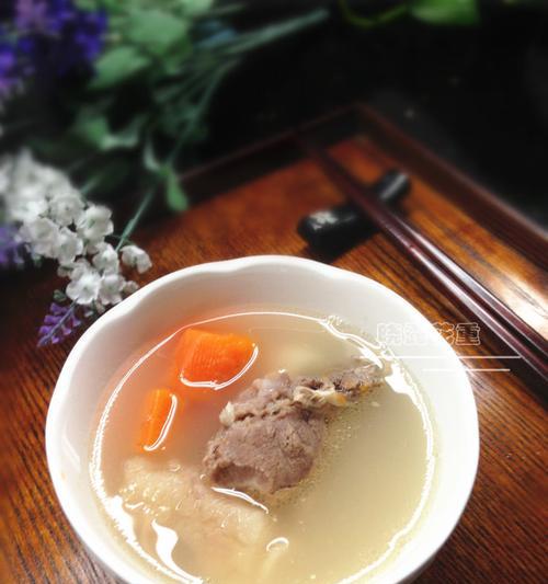 家常美味猪骨头炖萝卜丝（富含胶原蛋白，营养美味的冬日佳品）