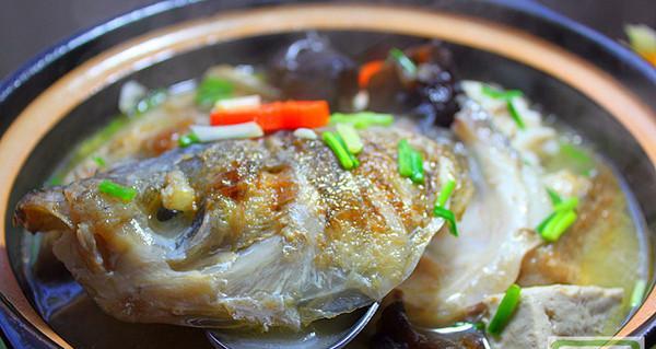 以雄鱼豆腐汤为主题的美食做法（传统家常菜）