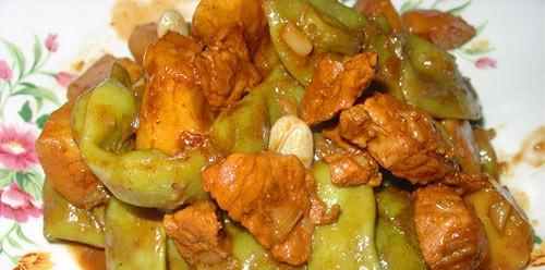 家常美食土豆炖豆角炒肉（传承经典，美味无穷）