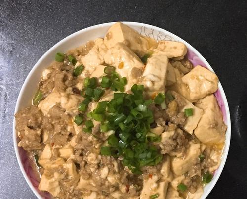 肉末家常豆腐的制作方法（健康美味的豆腐佳肴，营养丰富滋味浓郁）