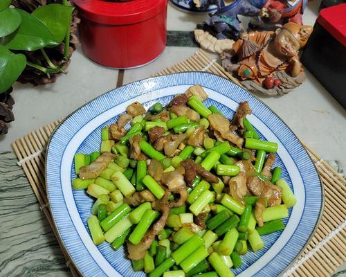 五花肉炒蒜薹的美食探秘（做法详解，口感绝佳）