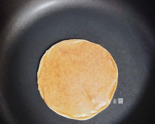 健康早餐必备——燕麦香蕉松饼的制作方法（简单易学的健康食谱，让你每天迎接美好的一天）