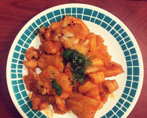 用糖醋鱼片儿做一顿丰盛的饭菜（口感绝佳、色香味俱佳的家常糖醋鱼片儿）