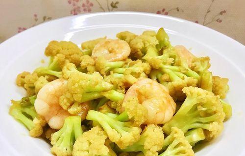 以西红柿虾仁炒菜花，营养美味又简单