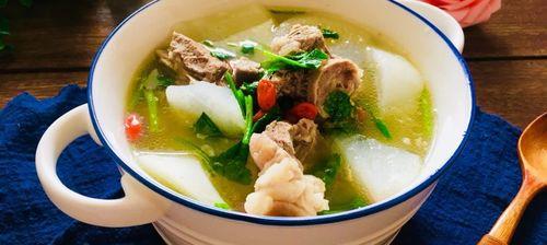一份滋补暖心的山药萝卜羊肉汤（冬季必备的暖胃养生汤）