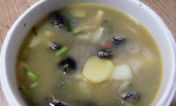 以乌鸡山药煲滋补身体（药膳的妙用——以乌鸡山药煲为例）