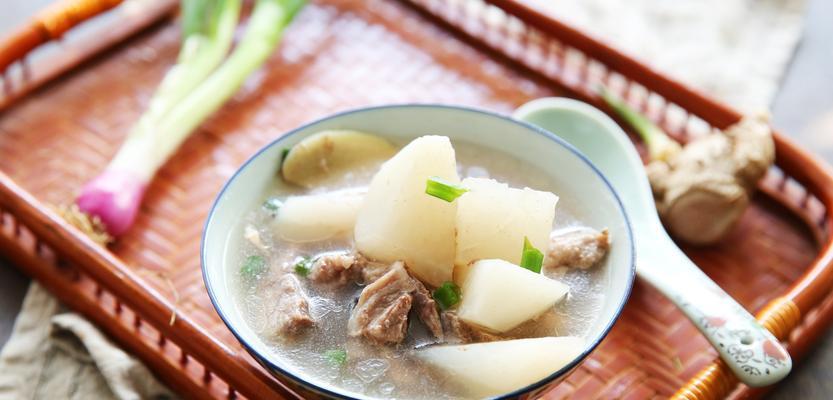 生姜羊肉汤的做法（舌尖上的暖心美味，香气四溢的羊肉汤）