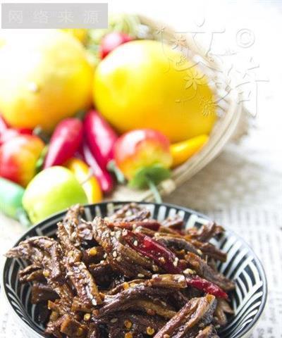 五香辣萝卜干的制作方法（以自然食材健康享受美味，五香辣萝卜干让您回味无穷）