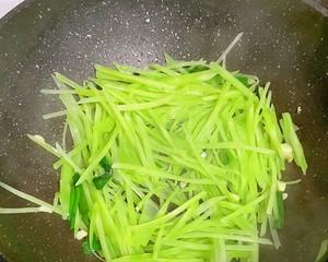 美味莴苣炒韭菜（蔬菜搭配，营养丰富）