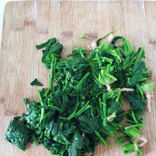 以桃仁菠菜为主材料的健康美食（探秘桃仁菠菜的营养与美味）