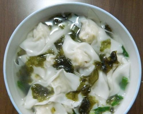 学做以鲜肉木耳为主料的馄饨（健康美味，家常好味道）