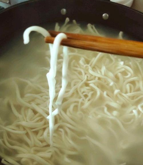 这道菜让你不再为午餐发愁，轻松做出美味佳肴（这道菜让你不再为午餐发愁，轻松做出美味佳肴）