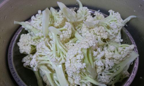 蒜香椰菜花的美味做法（用最简单的食材，打造美味佳肴！）