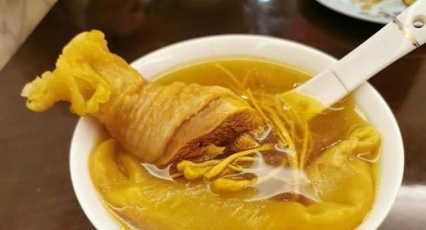 炖鸡汤的做法（以口感和养生并重，品尝一份营养美味的养生佳肴）