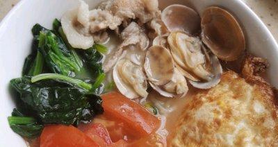 鲜香美味砂锅海鲜鸡蛋面的制作方法（传统口感一份家常味道的美食享受）