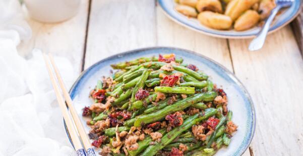四季豆伴肉的美味做法（别有风味的四季豆肉片，主角肉香四溢）