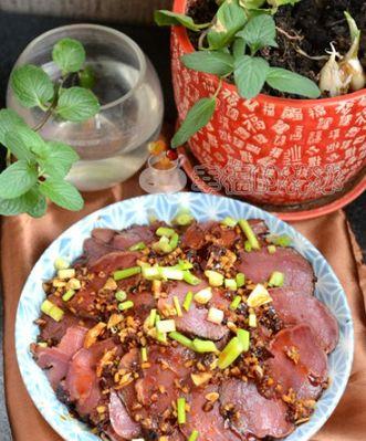 美食家的必备技能——洋葱拌口条（以洋葱为灵魂，口感丝滑可口，体验美味无比）