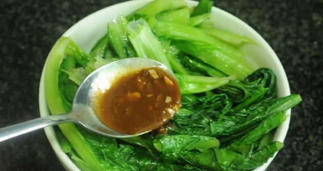 肉酱汁浇麦菜，美味又营养（家常美食，简单易做，鲜香可口）