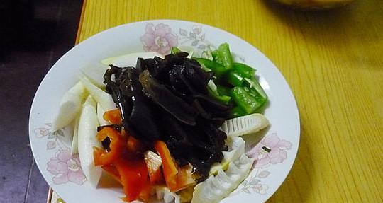 以蔬三样，营养又美味（三种做法让你爱上蔬菜）
