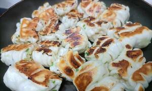 如何以水煎花卷制作美味饭点（掌握制作技巧，享受传统风味）