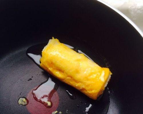 以土司鸡蛋卷小熊蛋卷机版制作美食（美味可口的小熊蛋卷，轻松制作更有趣）
