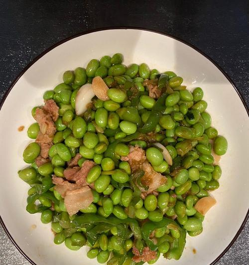 家常美食教程——以襄荷炒毛豆（健康美味不容错过，简单易学的烹饪方法让你爱上毛豆的秘诀）