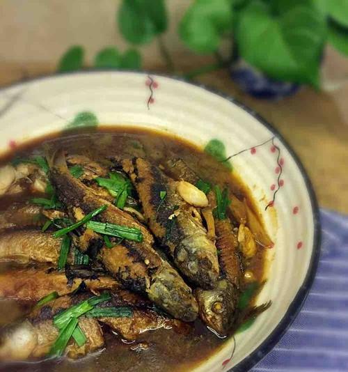 以水鱼粉干为主材料的美食做法（在家轻松制作高蛋白水鱼粉干菜品）