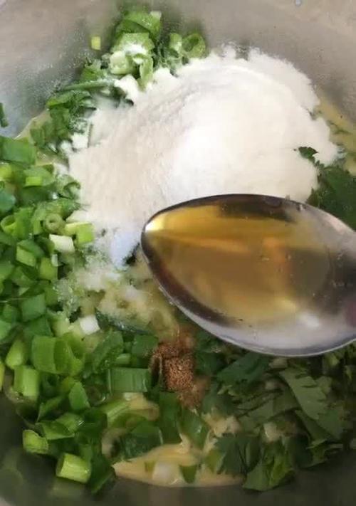 香菜葱花鸡蛋饼的制作方法（用新鲜香菜与葱花制作美味早餐）