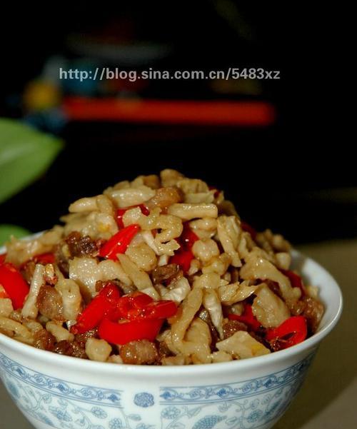 五花肉煮萝卜干（美味又健康的家常菜，让你回味无穷）