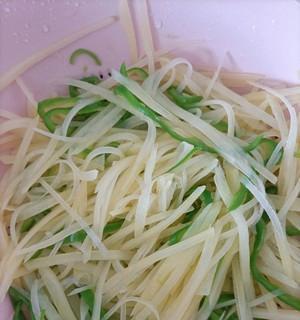 爽口土豆丝的做法（简单易学，健康美味）