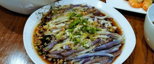 蒜香蒸茄条的制作方法（快乐健康的美食享受）
