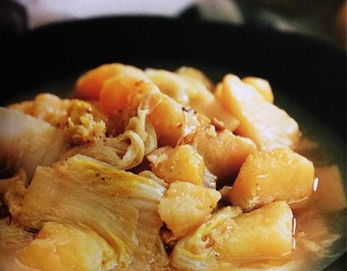 小白菜熬土豆，地道家常菜（如何用小白菜做出美味的土豆菜？）