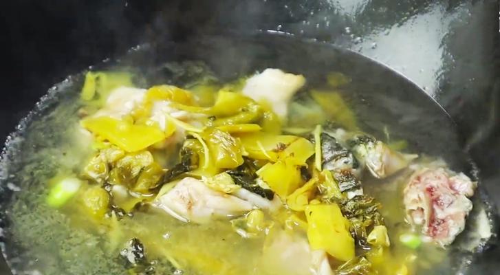 教你做一碗美味鲜香酸菜鱼（跟着步骤来，做出一道让人垂涎的鲜香酸菜鱼）