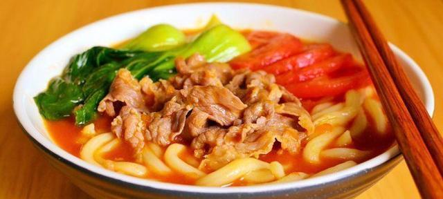 五香猪肉面的制作方法（香气扑鼻，味道美妙，令人食指大动）