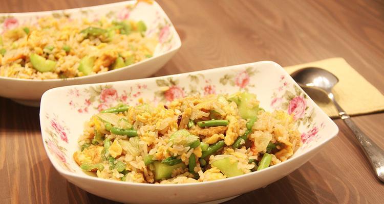 田园蛋炒饭的制作方法（一道简单而美味的家常菜）