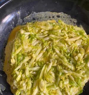 野笕菜鸡蛋饼的制作方法（健康美味，简单易学）