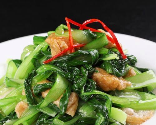 学会这道菜，不再挑食！（以肉炒小白菜，营养美味又健康）