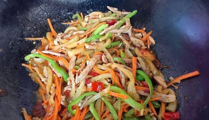 教你做一道美味的肉丝榨菜（以肉丝榨菜的做法为主题，手把手教你做出口感绝佳的佳肴）