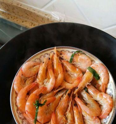 泰式酱油蒸太阳虾的做法（享受泰式风情的美味佳肴）