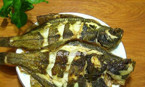 香煎偏口鱼的制作方法（美味佳肴，轻松烹饪）